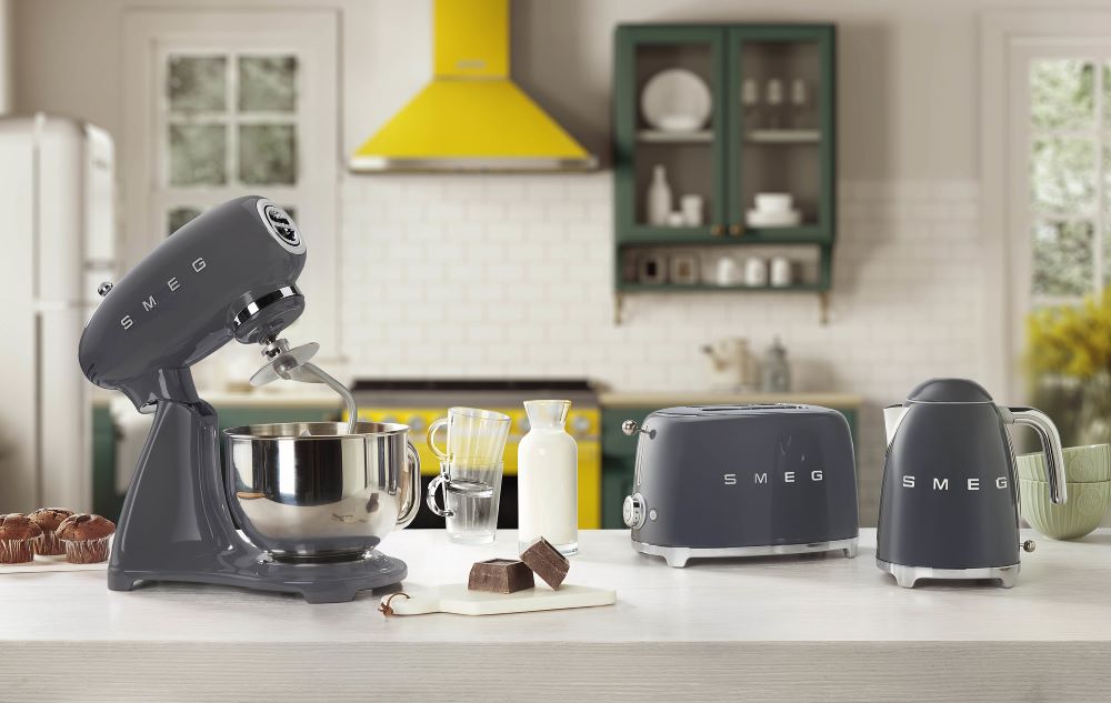 Grey shop smeg kettle